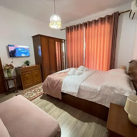 Apartment Place Square 21